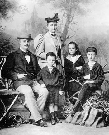 The Diesel Family; Rudolph, Eugen, Martha, Heddy and Rudolph Jr. in 1900