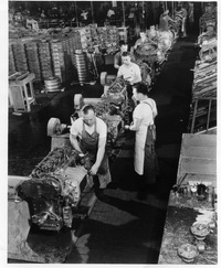 1941 factory shot building 4-71 engines